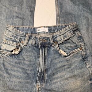 Zara Womans Blue Jeans